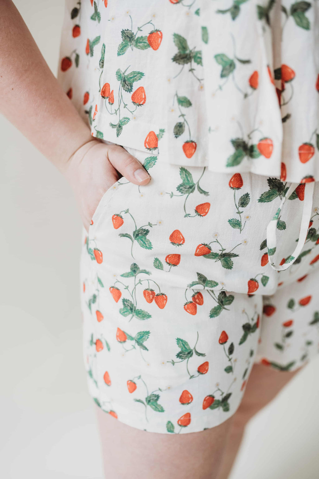 Strawberry Patch Shorts - Cream