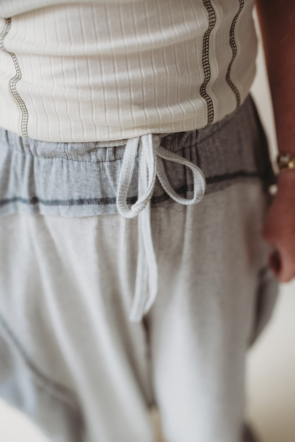 Contrasted Stitched Pants