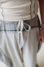 Contrasted Stitched Pants