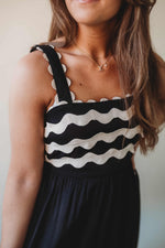 Wavy Sleeveless Midi Dress - Black